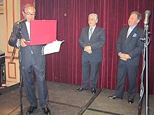 D. Ramón Buendía, Consejero de UNAV, D. José Luis Ramil, Presidente de la Asociación de Grupos Comerciales (AGRUPA) y D. José Luis Prieto, Presidente  de la Unión de Agencias de Viajes (UNAV)